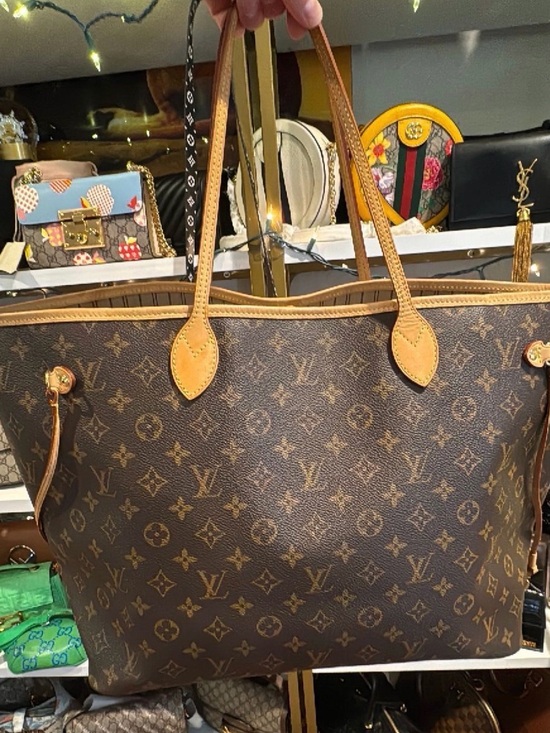 Louis Vuitton Handbags - Louis Vuitton GM Neverfull Monogram Canvas Neverfull Tote with Vachetta Handles